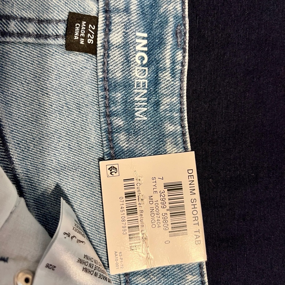 Stylish Blue and White Denim Shorts High-Rise 
Sz 2/26 - Picture 6 of 6